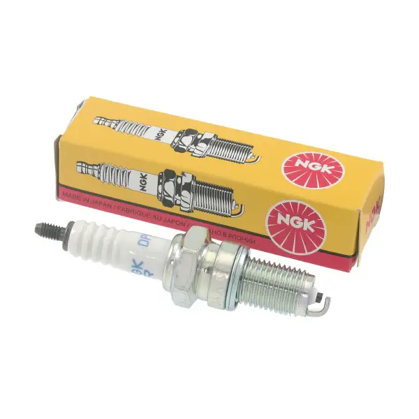Candela NGK C7HSA Stock 4629 per SYM ATTILA 125 1999 - 2000 Promozione